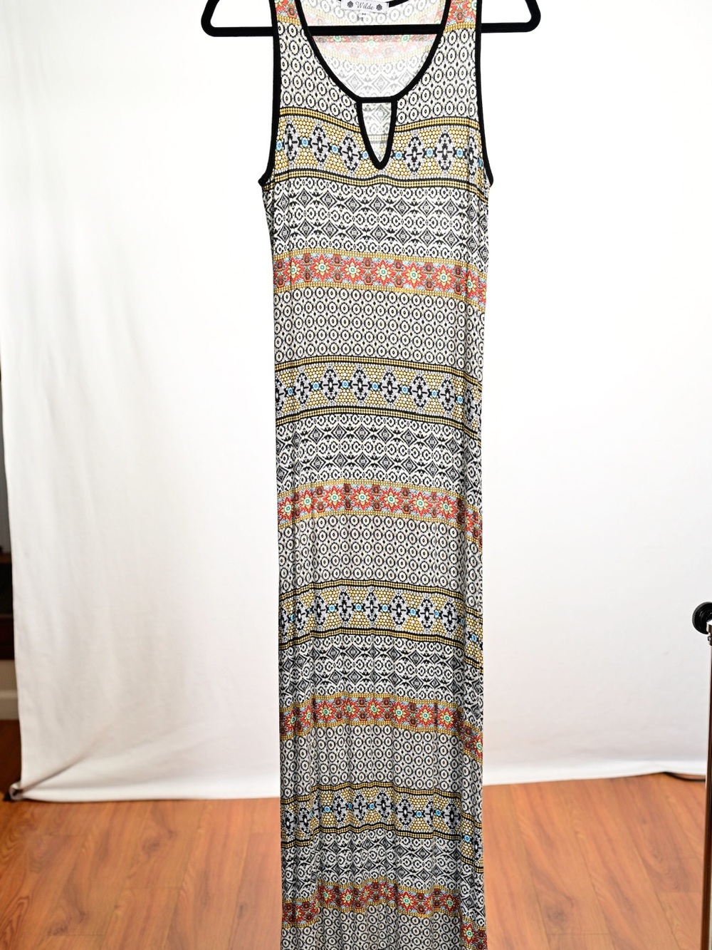 Sleeveless Printed Maxi Dress with Cutout Neckline - Black, White & Multicolor